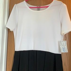 NWT black and white Amelia XL